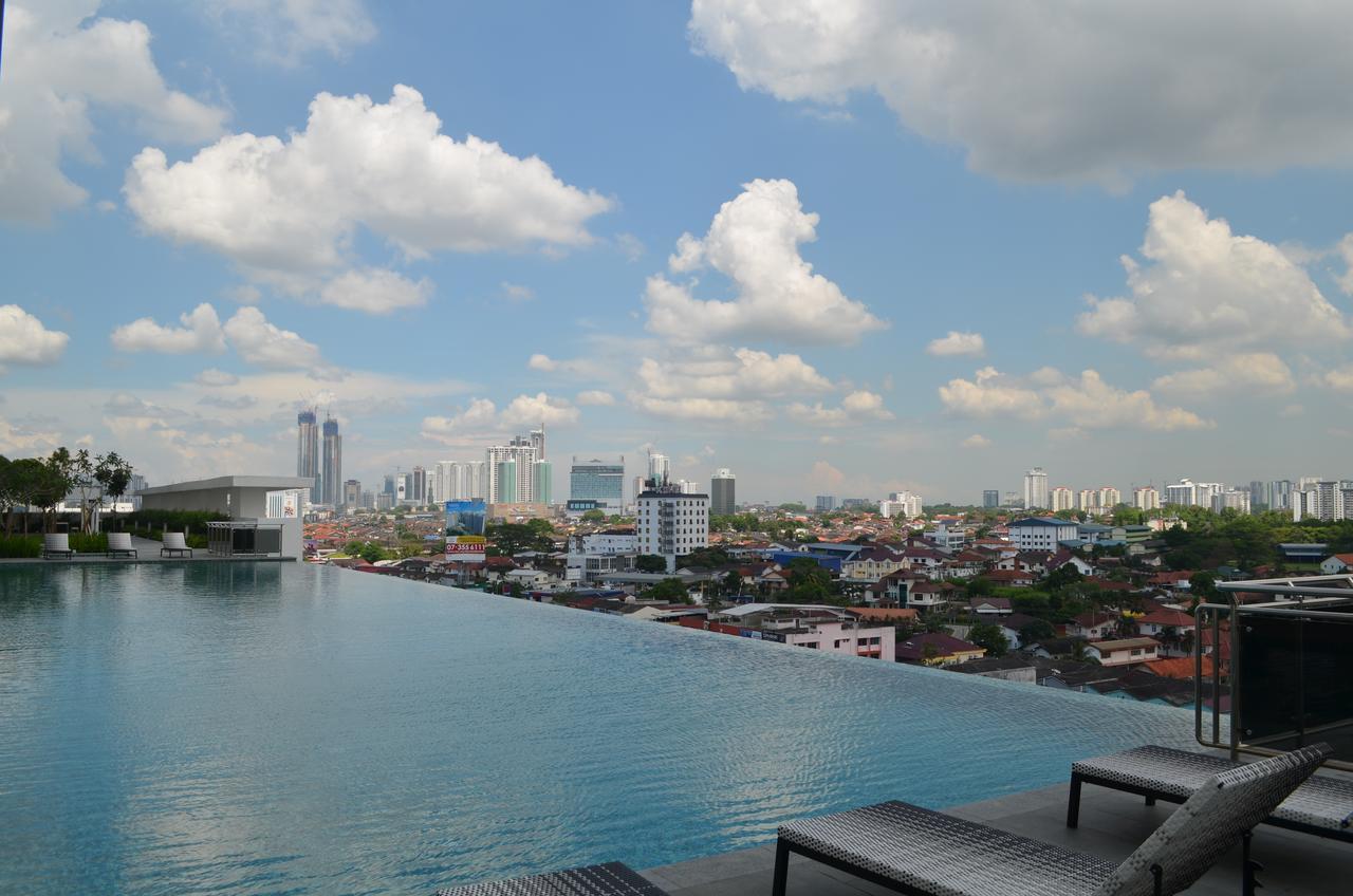 1 Tebrau Suites By Subhome Johor Bahru Exteriör bild