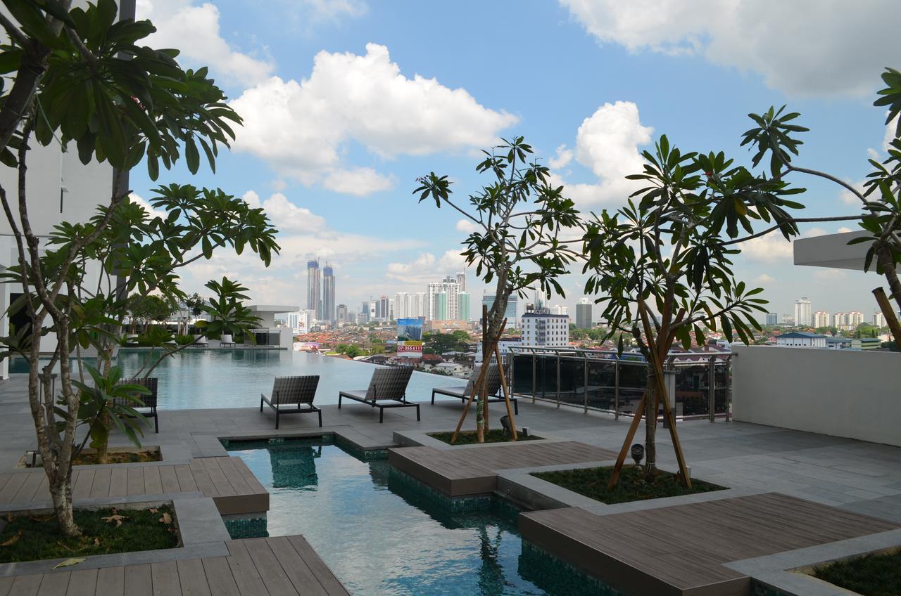 1 Tebrau Suites By Subhome Johor Bahru Exteriör bild