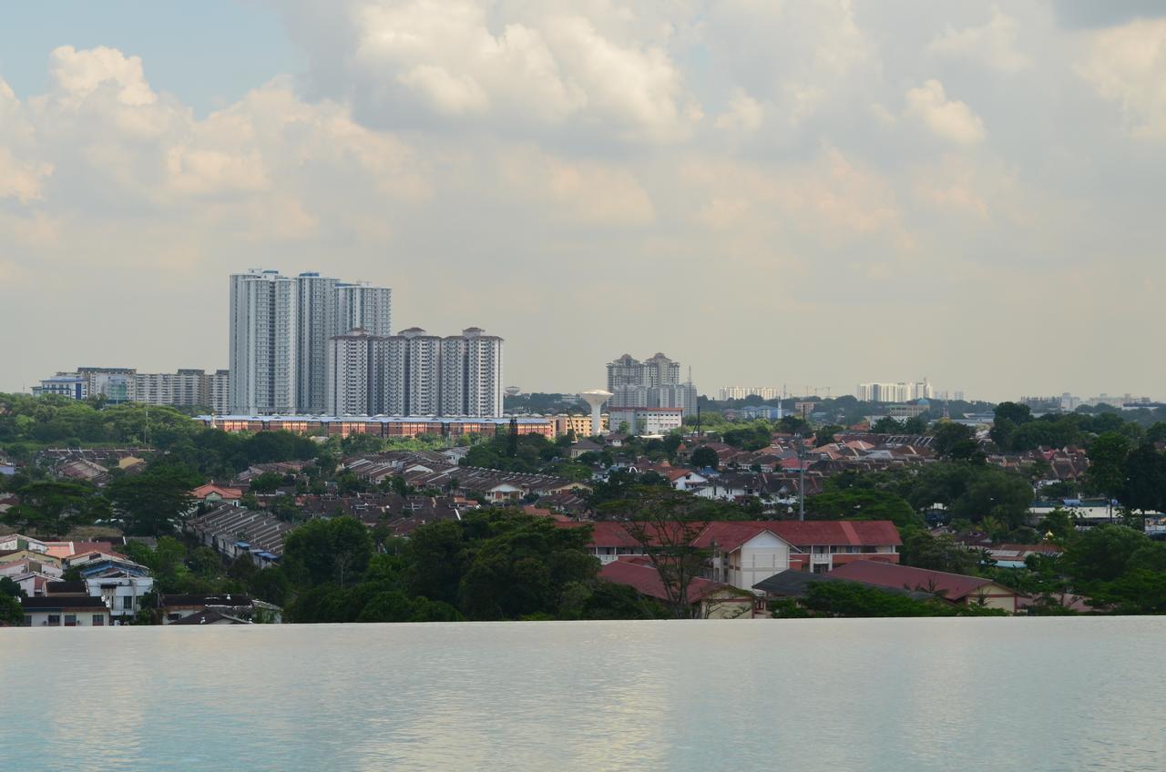 1 Tebrau Suites By Subhome Johor Bahru Exteriör bild