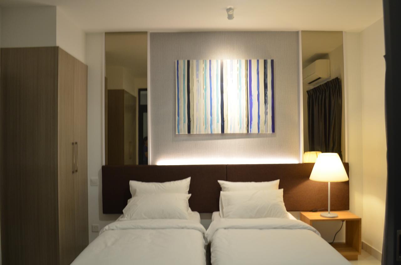 1 Tebrau Suites By Subhome Johor Bahru Exteriör bild