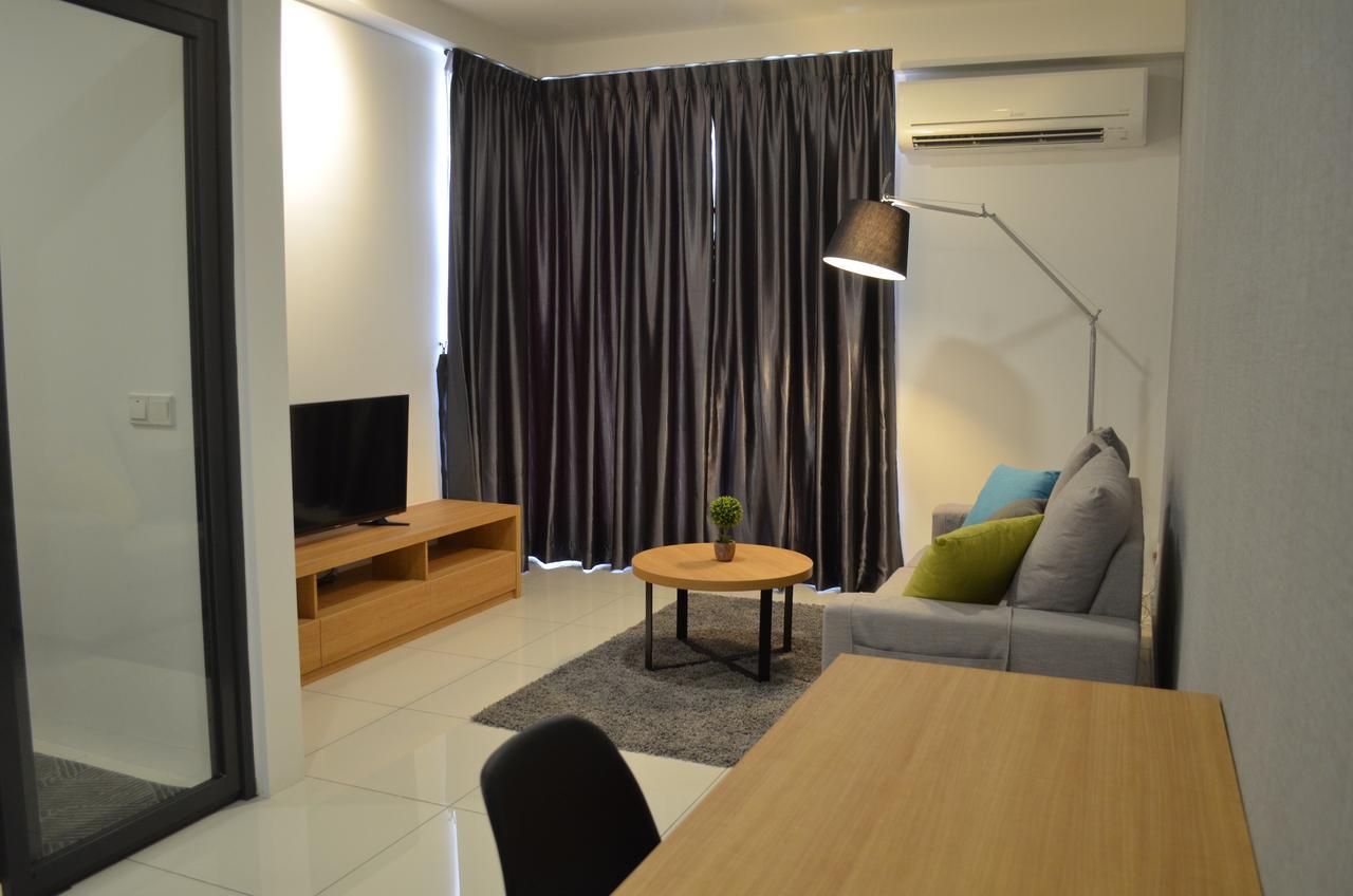 1 Tebrau Suites By Subhome Johor Bahru Exteriör bild