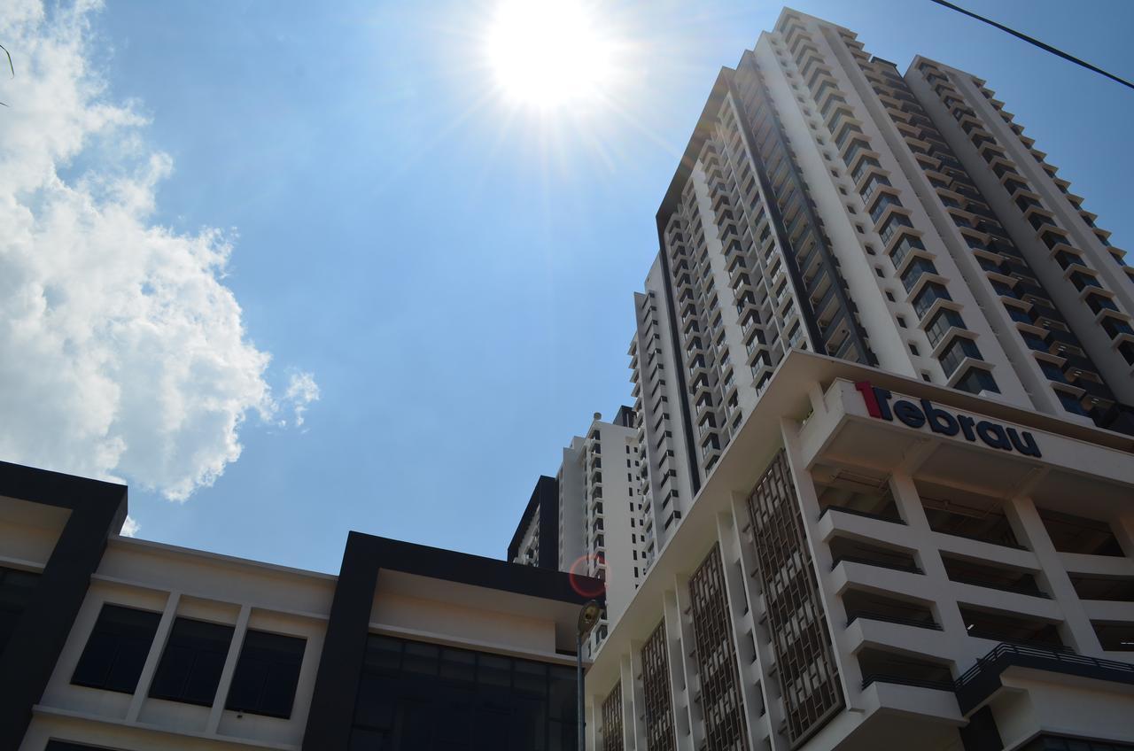 1 Tebrau Suites By Subhome Johor Bahru Exteriör bild