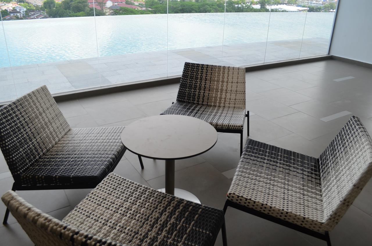 1 Tebrau Suites By Subhome Johor Bahru Exteriör bild