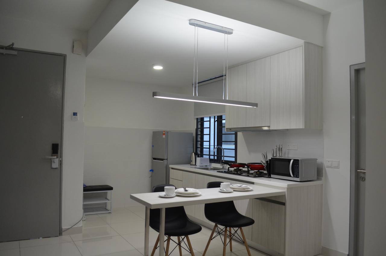 1 Tebrau Suites By Subhome Johor Bahru Exteriör bild