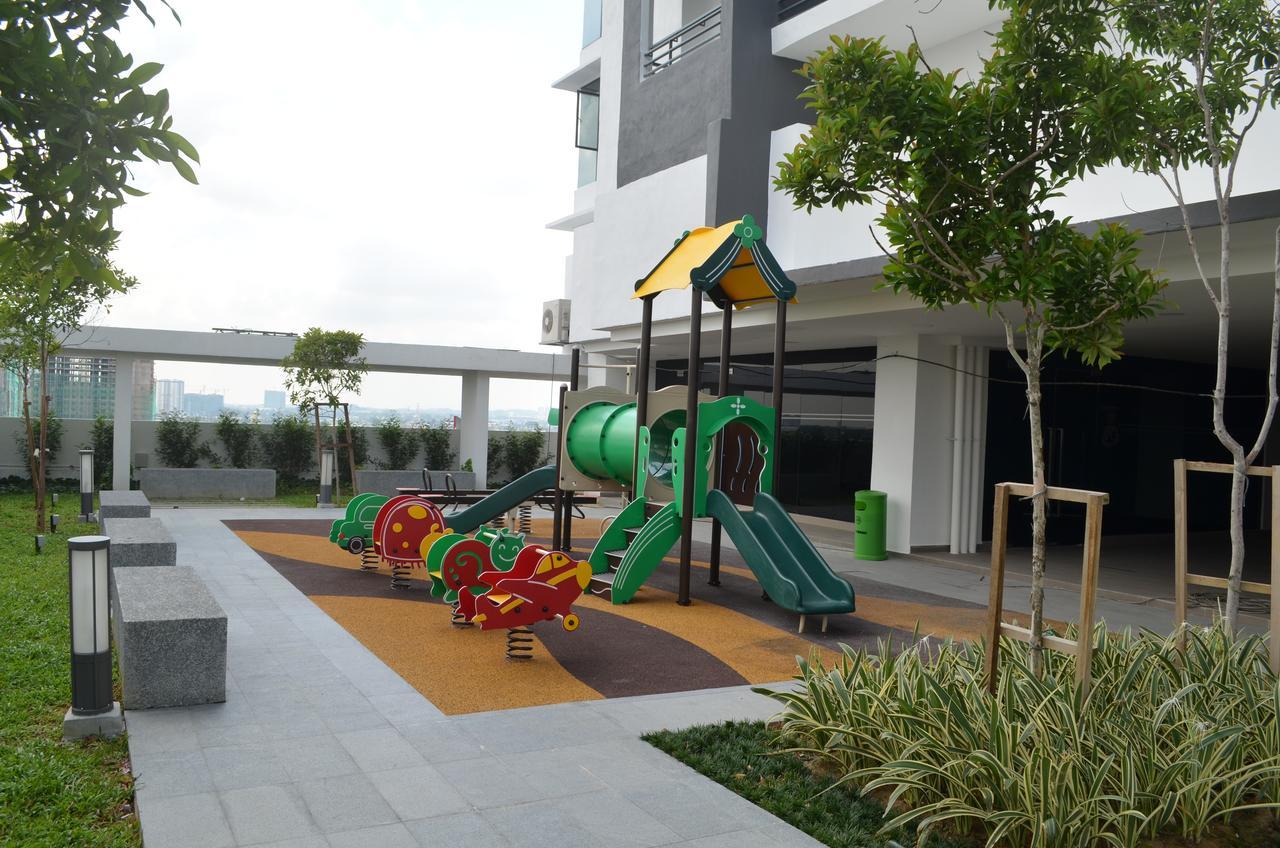 1 Tebrau Suites By Subhome Johor Bahru Exteriör bild