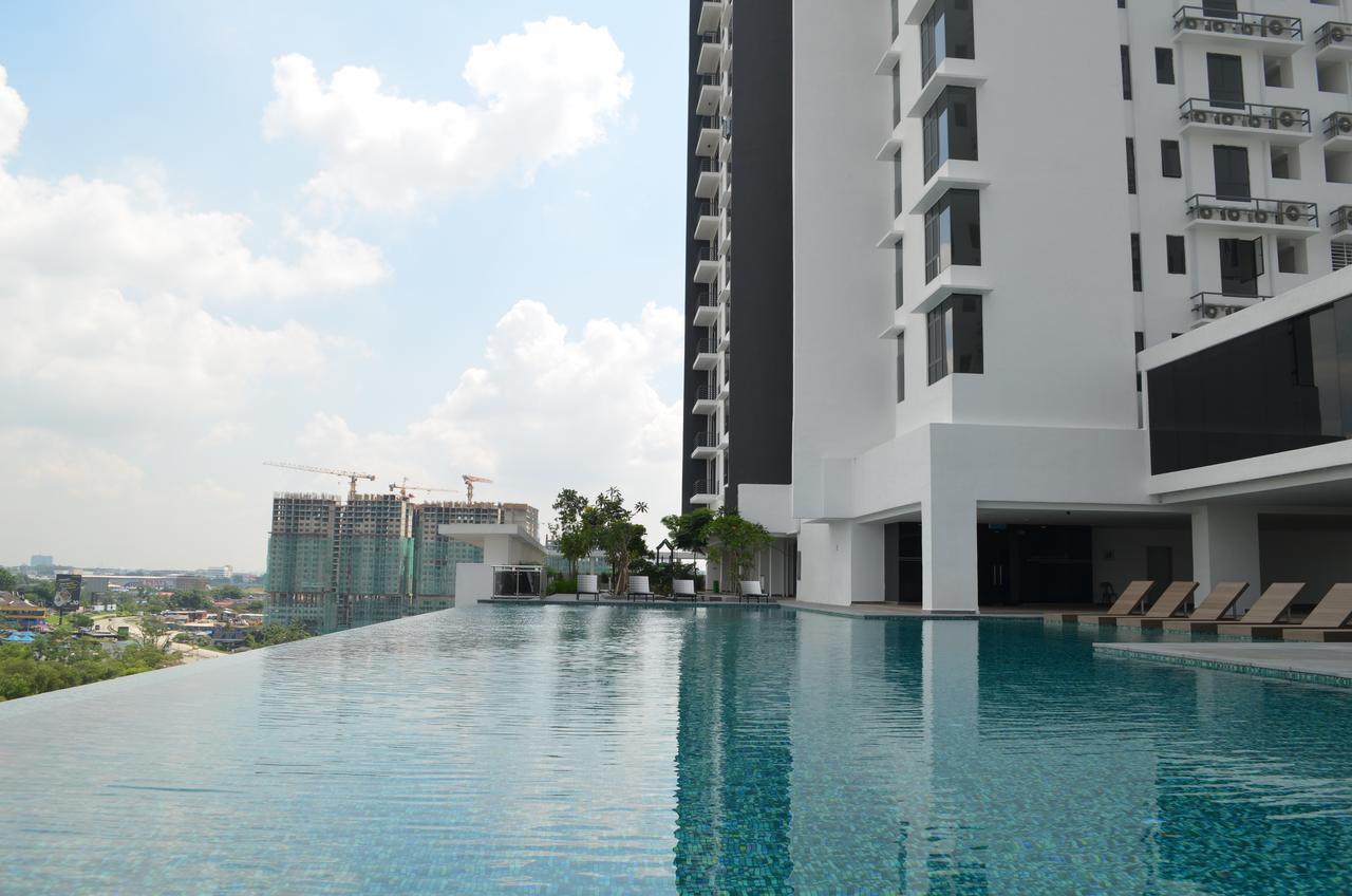 1 Tebrau Suites By Subhome Johor Bahru Exteriör bild