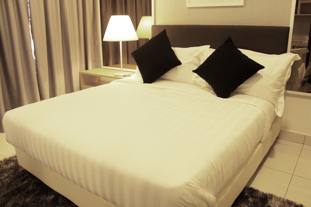 1 Tebrau Suites By Subhome Johor Bahru Exteriör bild