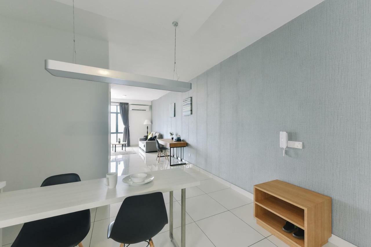 1 Tebrau Suites By Subhome Johor Bahru Exteriör bild