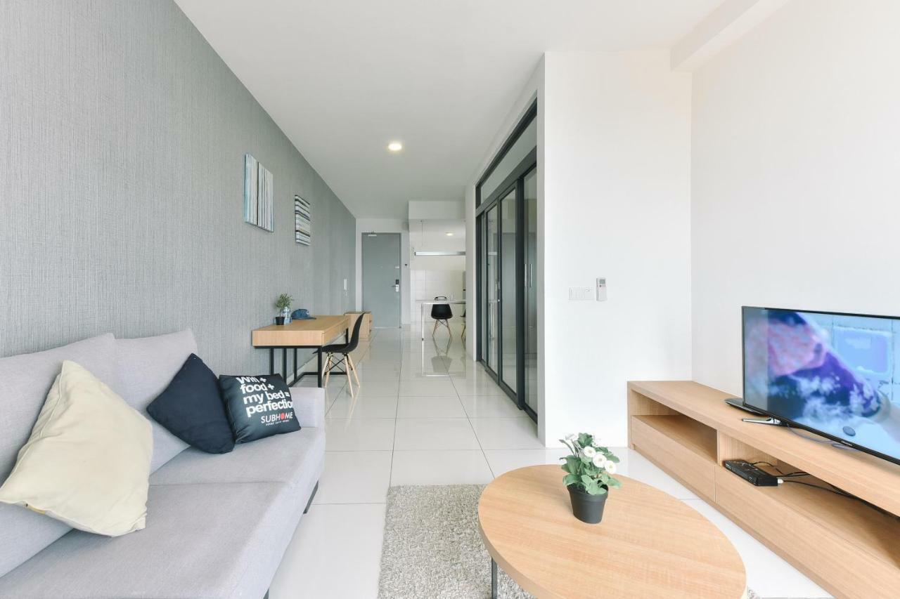 1 Tebrau Suites By Subhome Johor Bahru Exteriör bild