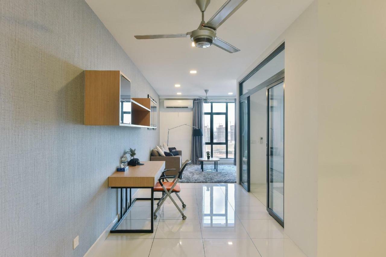 1 Tebrau Suites By Subhome Johor Bahru Exteriör bild